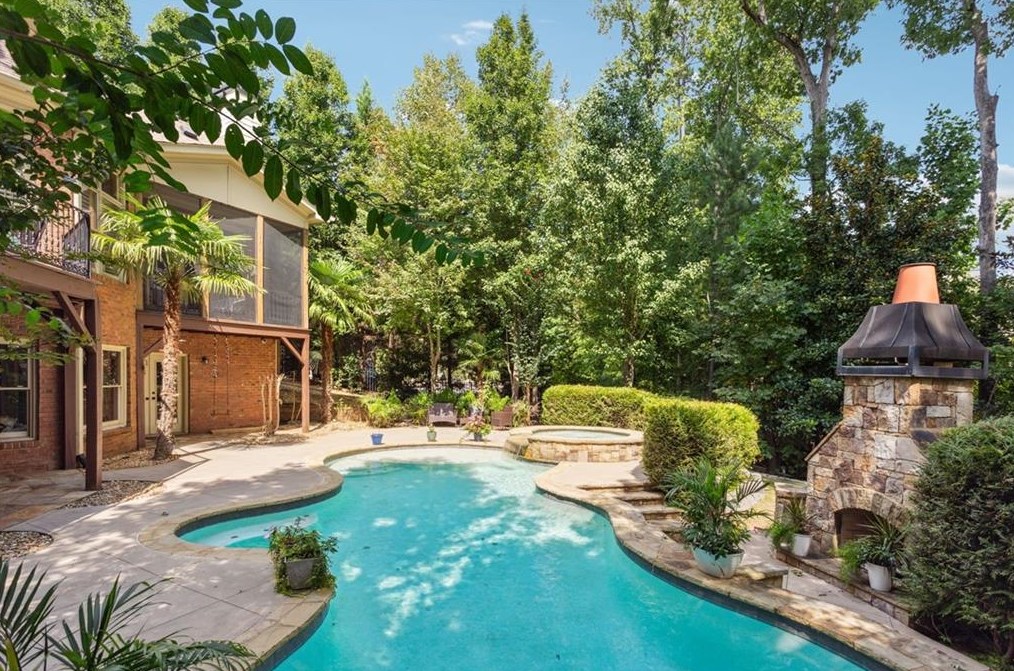 3073 Woodrow Way, Atlanta GA  30319-2707 exterior