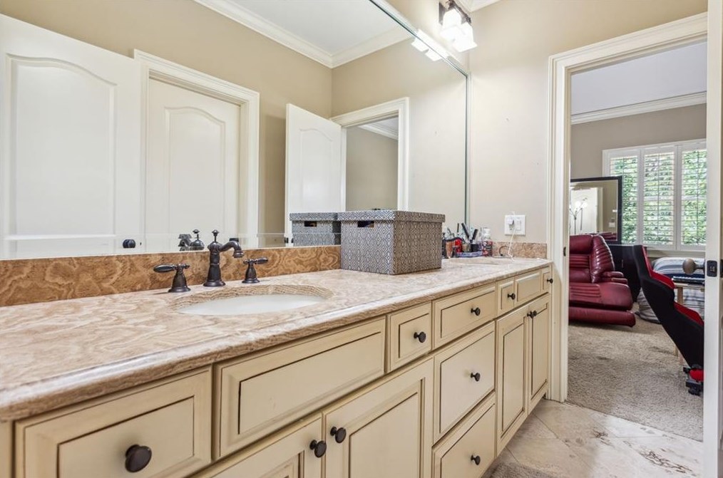 3073 Woodrow Way, Atlanta GA  30319-2707 exterior
