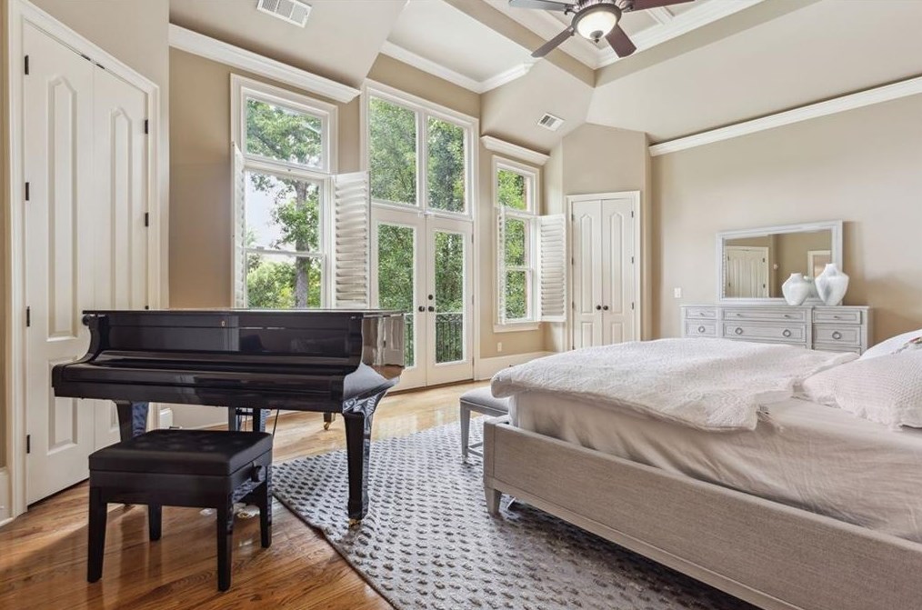 3073 Woodrow Way, Atlanta GA  30319-2707 exterior