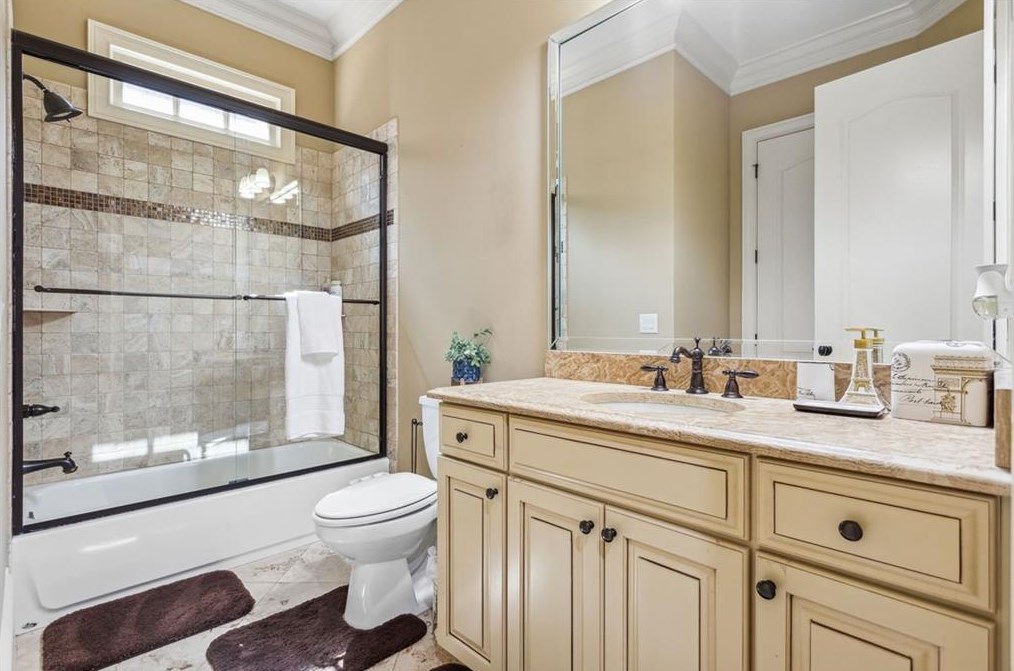 3073 Woodrow Way, Atlanta GA  30319-2707 exterior
