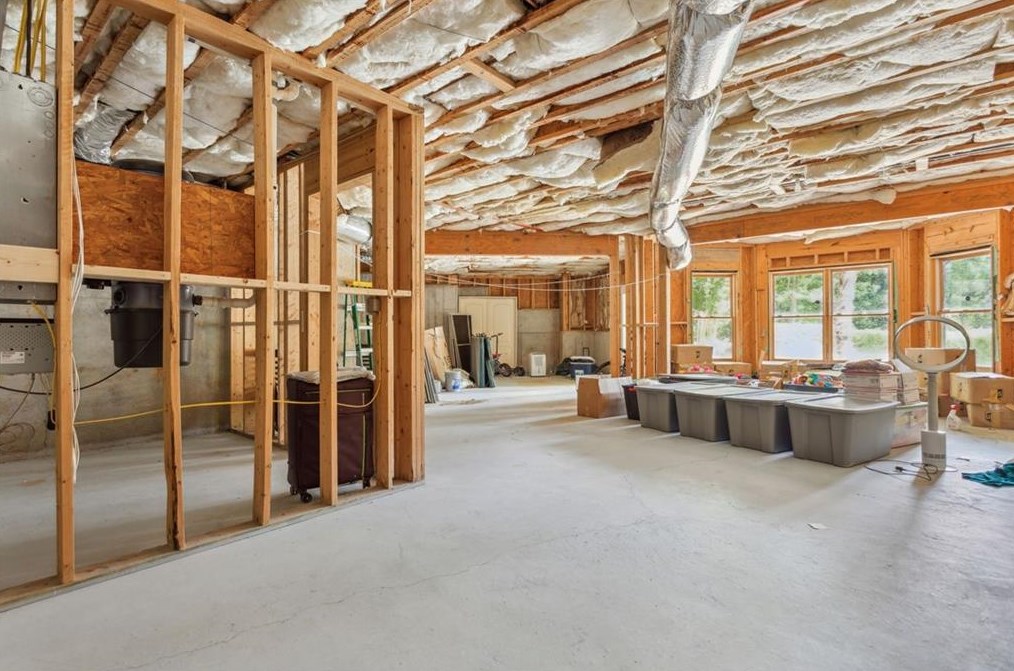 3073 Woodrow Way, Atlanta GA  30319-2707 exterior