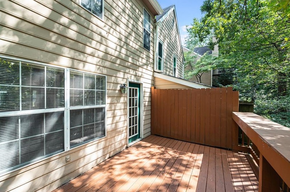 5056 Laurel Brg Dr, Smyrna GA 30082-4833 exterior