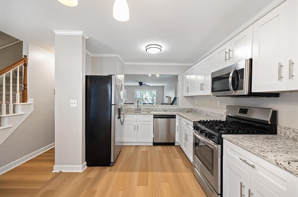 5056 Laurel Brg Dr, Smyrna GA 30082-4833 exterior