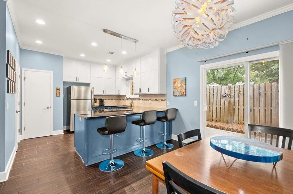 200 Roswell Landings Dr, Roswell GA  30075-3876 exterior