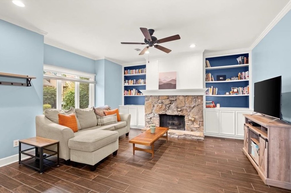 200 Roswell Landings Dr, Roswell GA  30075-3876 exterior