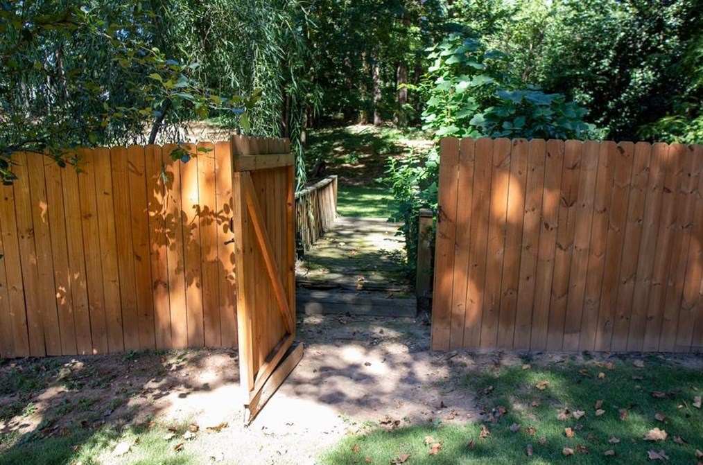 2735 Skyland Dr, Atlanta GA  30319-3645 exterior