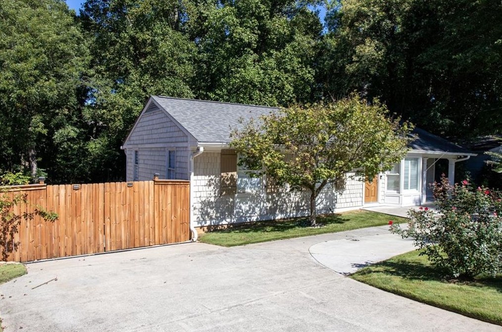 2735 Skyland Dr, Atlanta GA  30319-3645 exterior