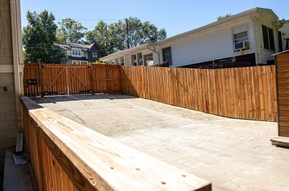 2735 Skyland Dr, Atlanta GA  30319-3645 exterior