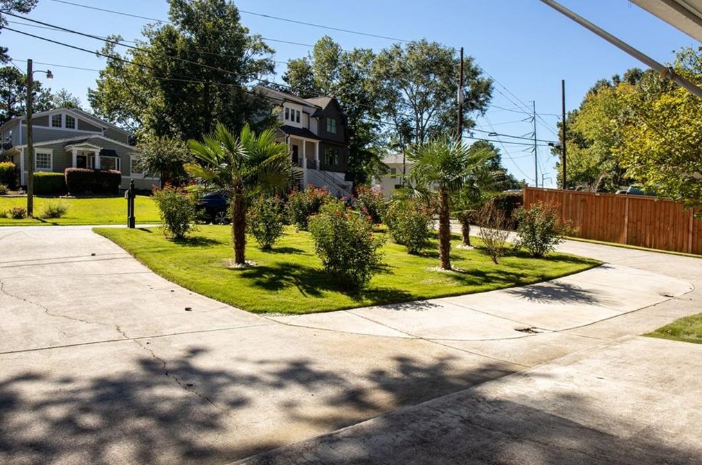 2735 Skyland Dr, Atlanta GA  30319-3645 exterior