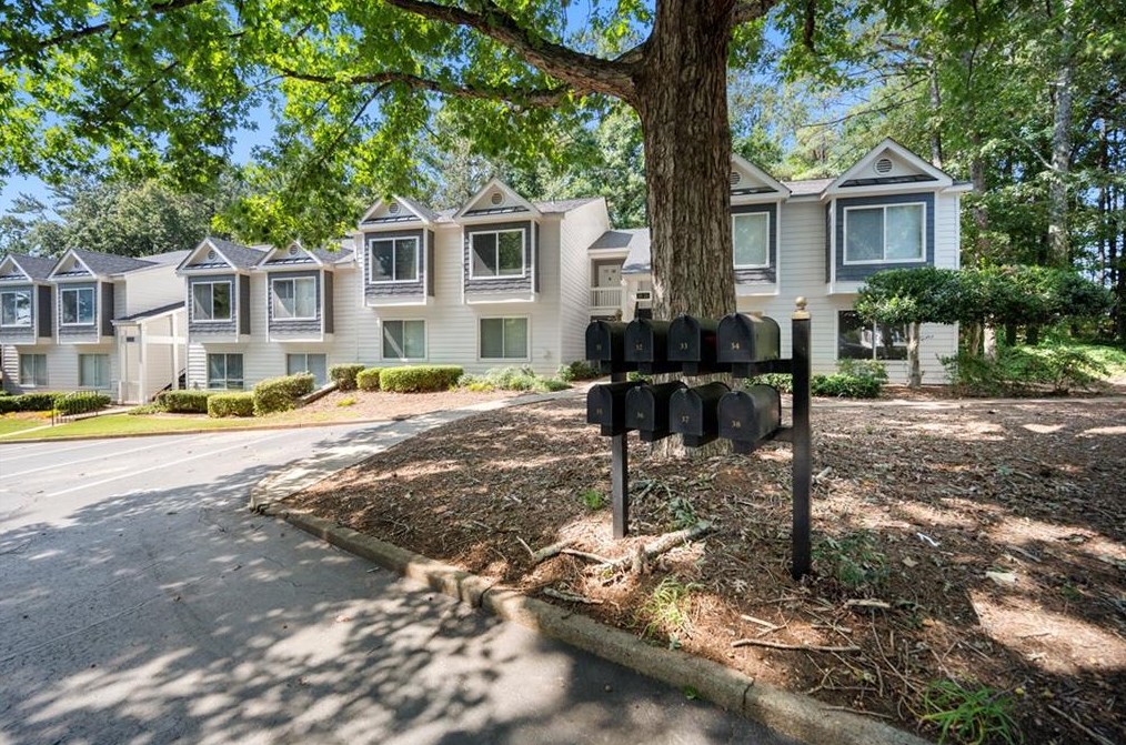 35 Fair Hvn Way, Smyrna GA  30080-8085 exterior