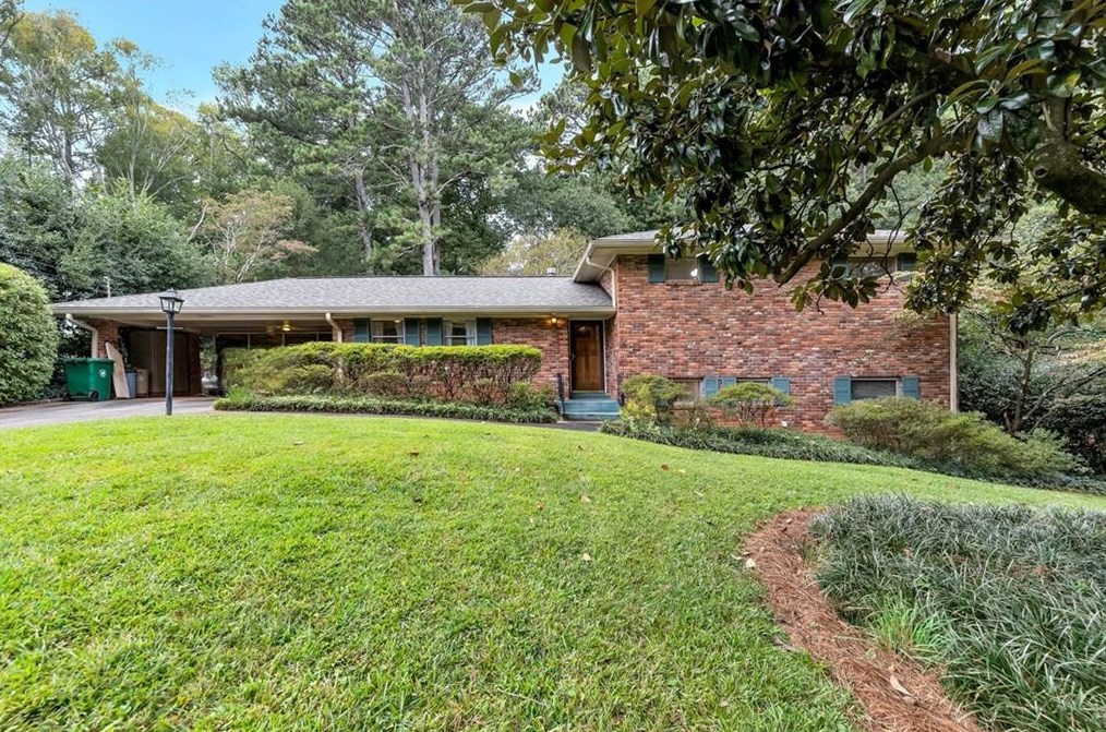 2000 Hollidon Rd, Decatur GA  30033-1023 exterior