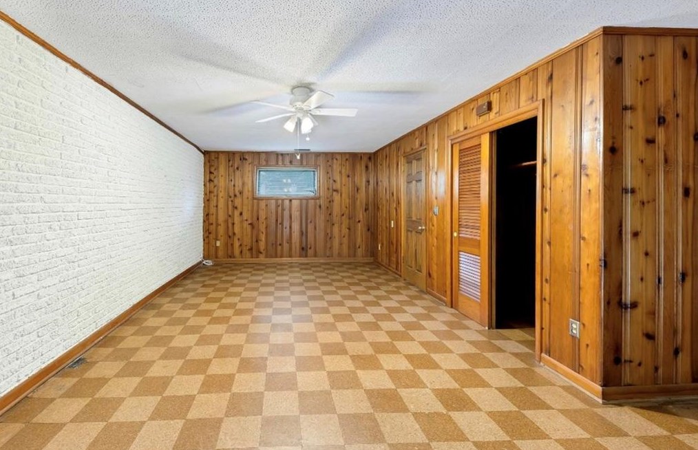 2000 Hollidon Rd, Decatur GA  30033-1023 exterior