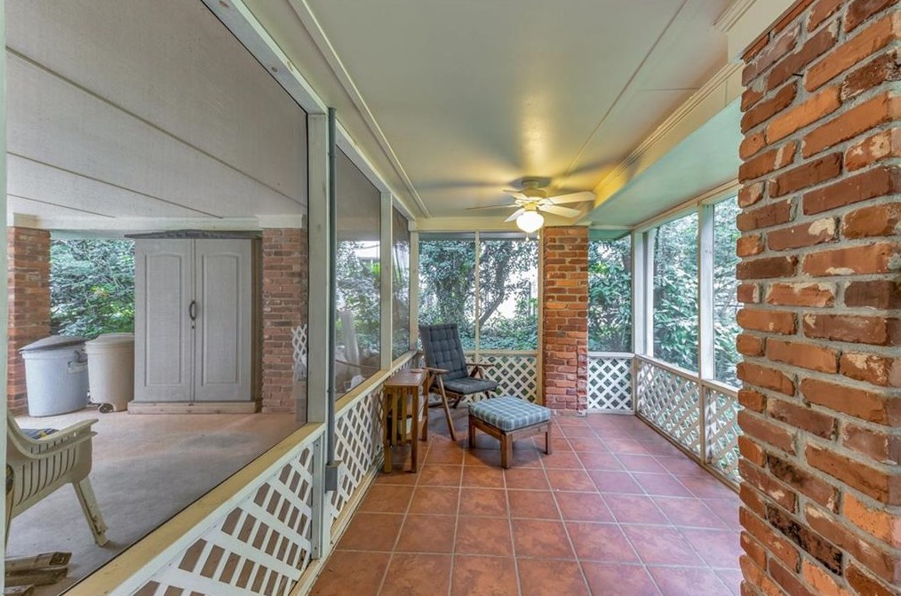 2000 Hollidon Rd, Decatur GA  30033-1023 exterior