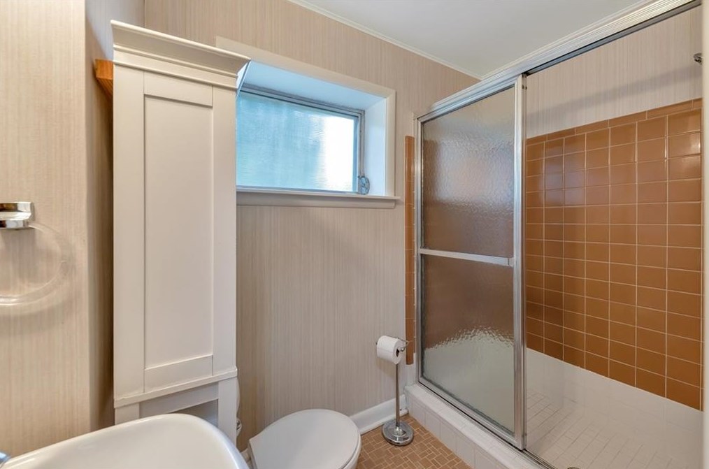 2000 Hollidon Rd, Decatur GA  30033-1023 exterior