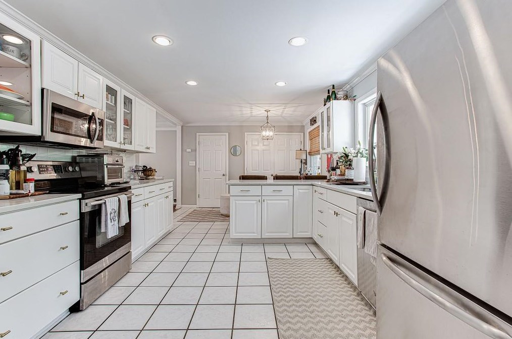 1747 Wayland Cir, Atlanta GA  30319-3611 exterior