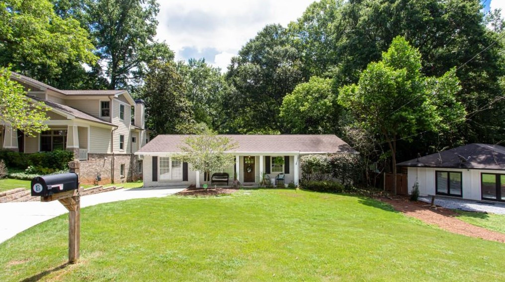 1747 Wayland Cir, Atlanta GA  30319-3611 exterior
