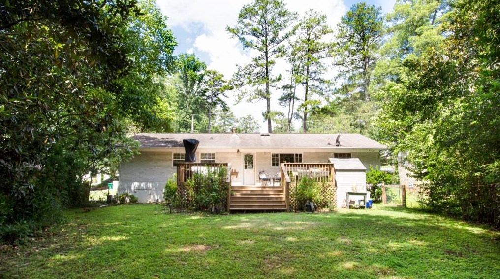 1747 Wayland Cir, Atlanta GA  30319-3611 exterior