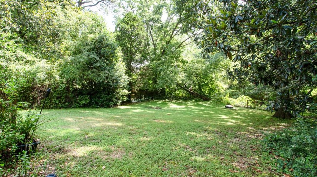 1747 Wayland Cir, Atlanta GA  30319-3611 exterior