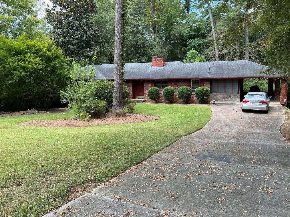 165 Underwood Dr, Atlanta GA  30328-2940 exterior