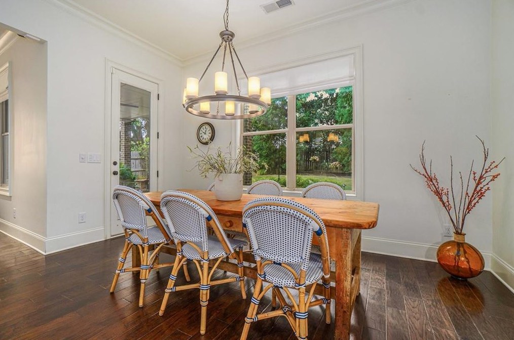 1376 Windsor Pkwy, Atlanta GA  30319-2650 exterior