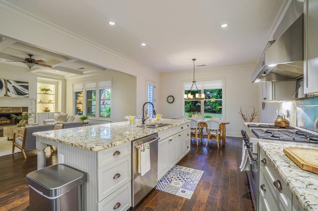 1376 Windsor Pkwy, Atlanta GA  30319-2650 exterior