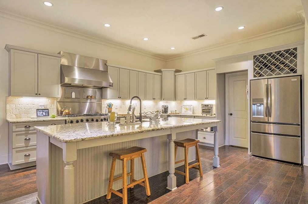 1376 Windsor Pkwy, Atlanta GA  30319-2650 exterior