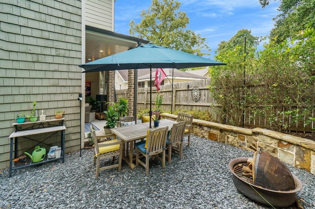 1376 Windsor Pkwy, Atlanta GA  30319-2650 exterior