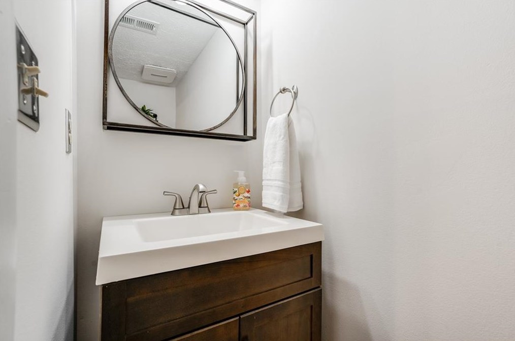 2901 Royal Path Ct, Decatur GA 30030-4189 exterior