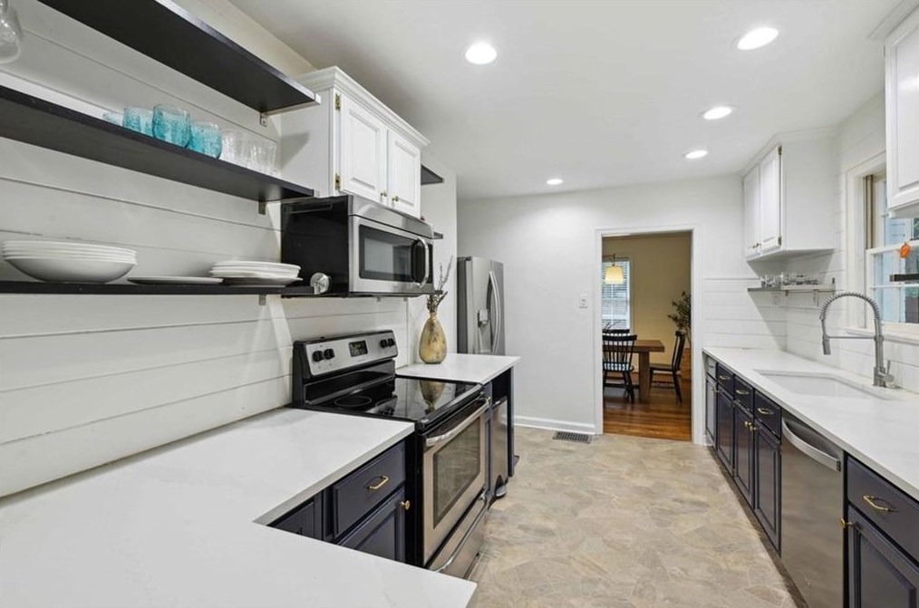 1906 Westminster Way, Atlanta GA  30307-1135 exterior