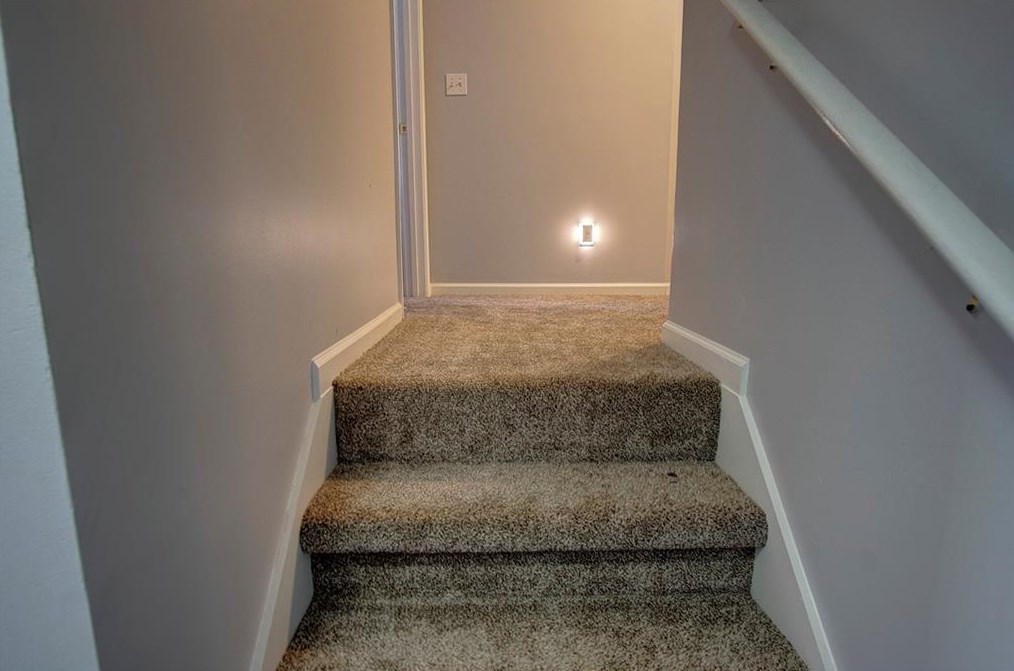 103 Avalon Dr, Calhoun GA 30701-9434 exterior