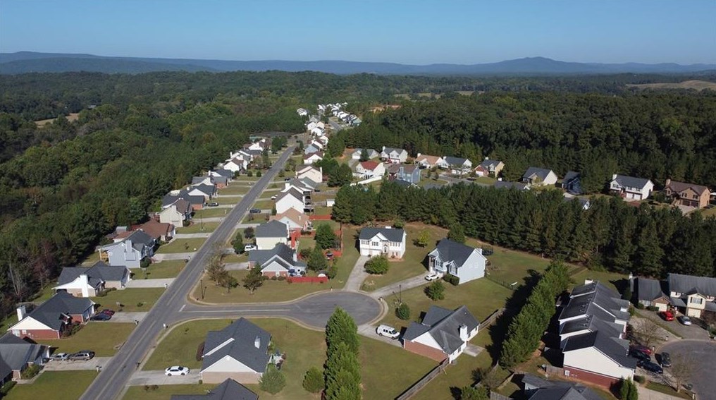 103 Avalon Dr, Calhoun GA 30701-9434 exterior