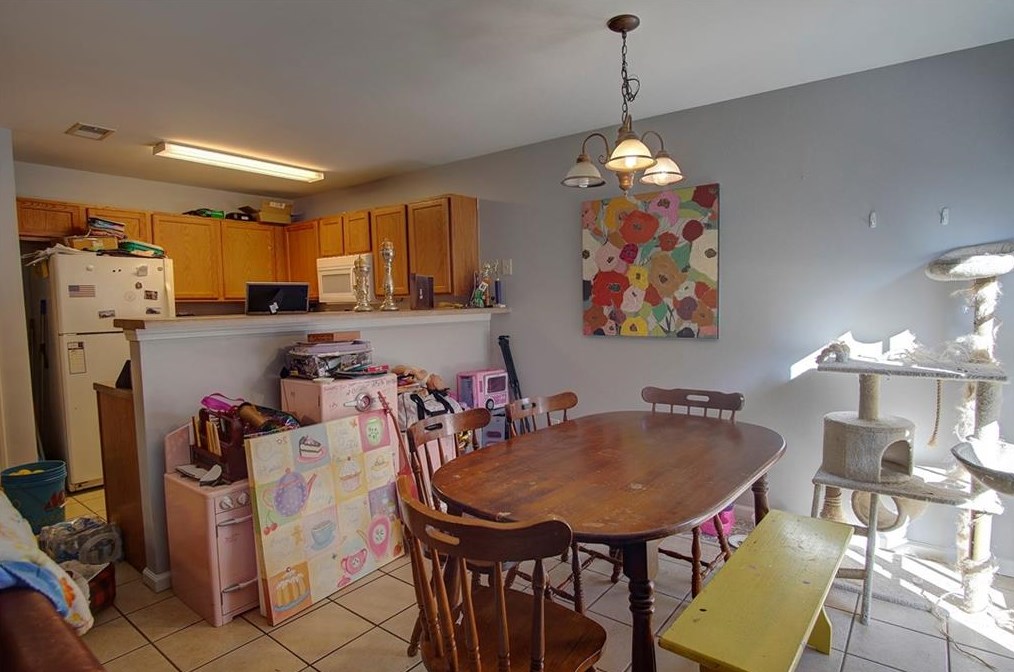 103 Avalon Dr, Calhoun GA 30701-9434 exterior