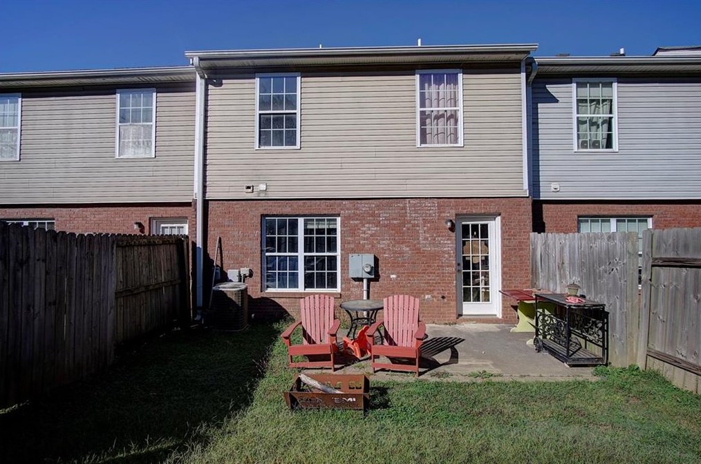 103 Avalon Dr, Calhoun GA 30701-9434 exterior