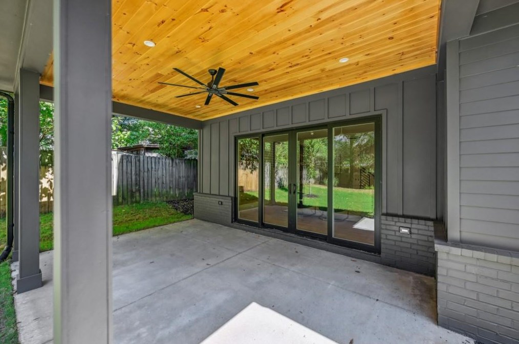 2354 Poplar Springs Dr, Atlanta GA  30319-3942 exterior