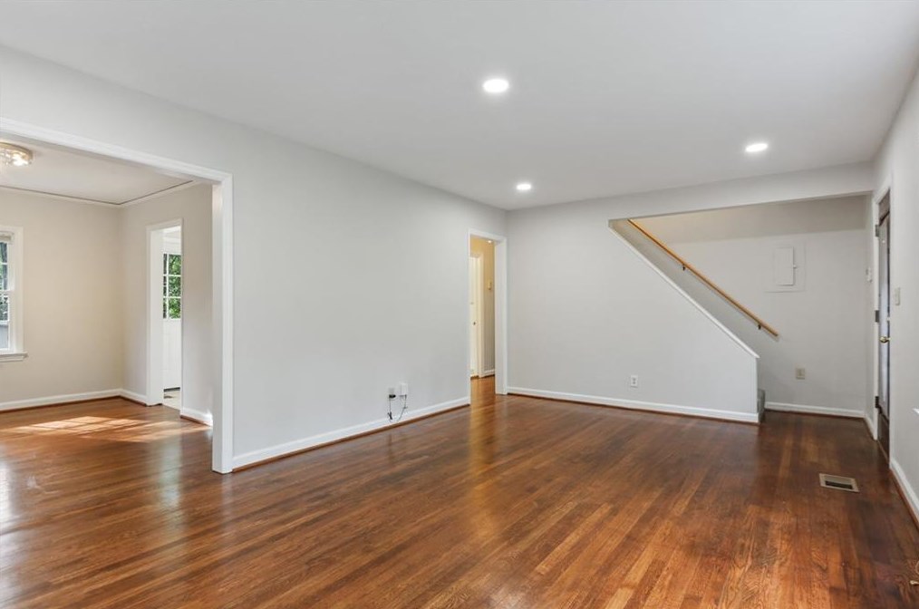 1516 Deerwood Dr, Decatur GA  30030-4516 exterior