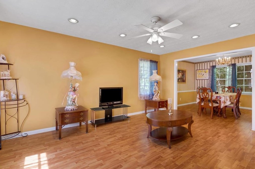 4106 Kimlie Ct, Decatur GA  30035-1029 exterior