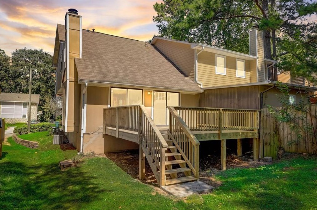 1260 Creekside Ct, Smyrna GA  30080-2659 exterior