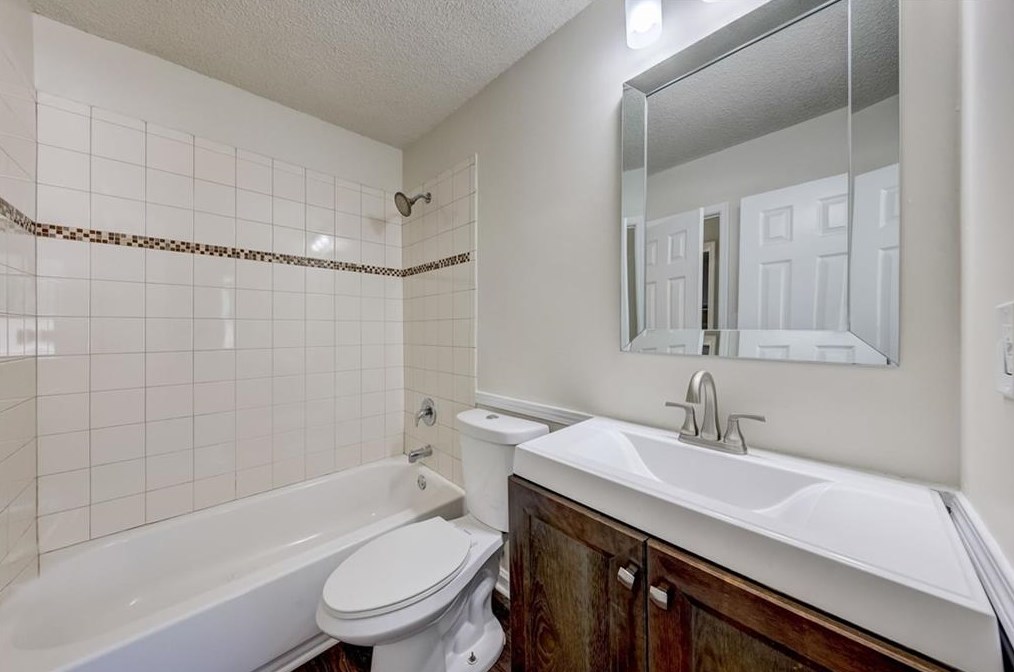 1260 Creekside Ct, Smyrna GA  30080-2659 exterior