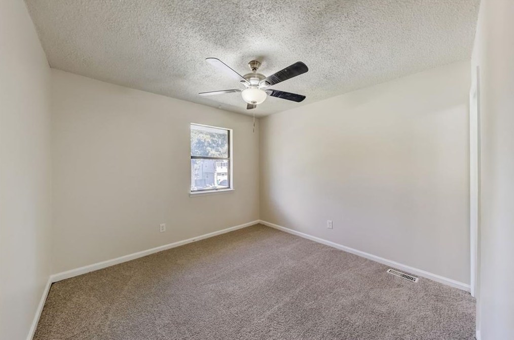 1260 Creekside Ct, Smyrna GA  30080-2659 exterior