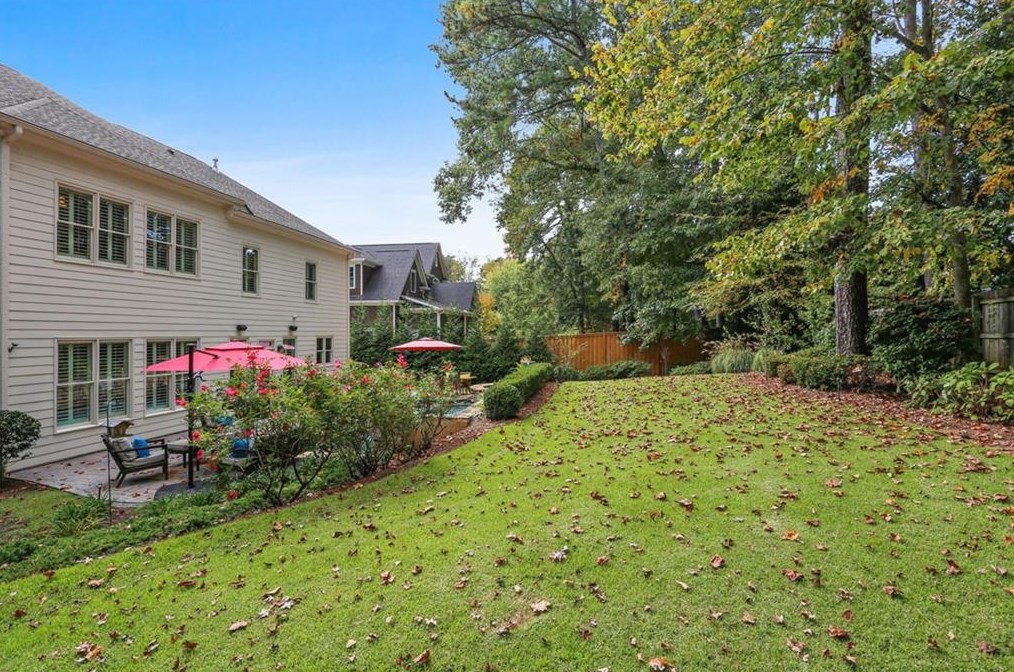 580 Windsor Pkwy, Atlanta GA  30342-2751 exterior