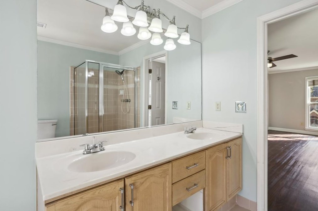 1717 Frazier Park Dr, Decatur GA  30033-1536 exterior