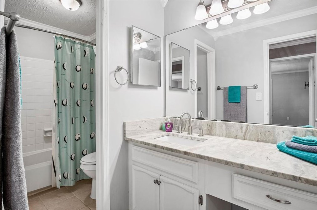 304 Natchez Trce, Atlanta GA  30350-3010 exterior