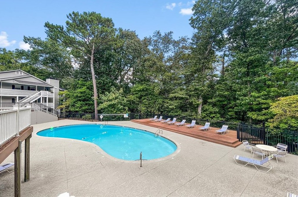 304 Natchez Trce, Atlanta GA  30350-3010 exterior