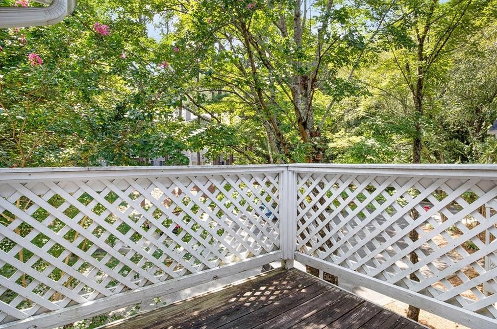 304 Natchez Trce, Atlanta GA  30350-3010 exterior