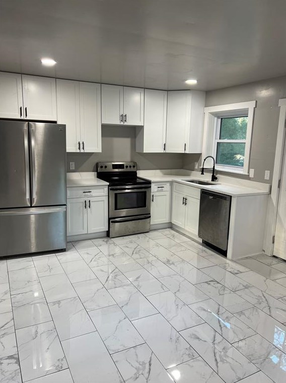 1934 Gln Echo Dr, Decatur GA 30032-5126 exterior