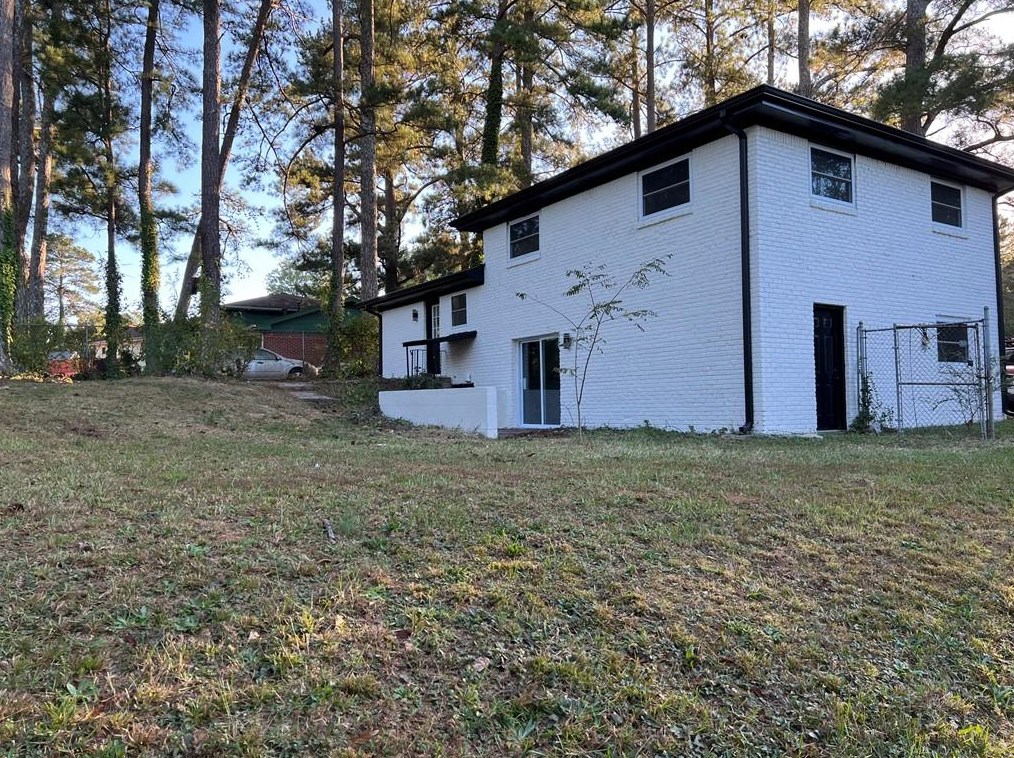 1934 Gln Echo Dr, Decatur GA 30032-5126 exterior