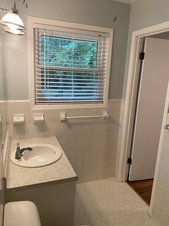 4061 Cooper Lk Rd, Smyrna GA  30082-3328 exterior