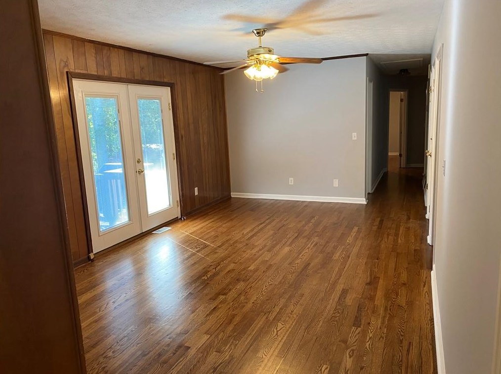 4061 Cooper Lk Rd, Smyrna GA  30082-3328 exterior