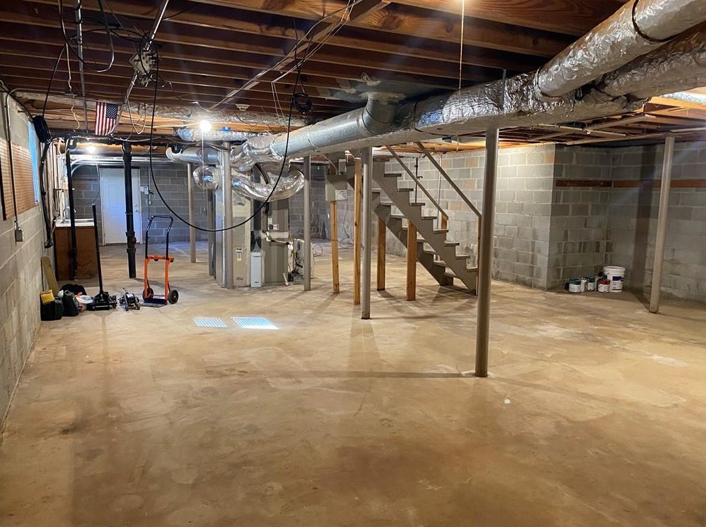 4061 Cooper Lk Rd, Smyrna GA  30082-3328 exterior