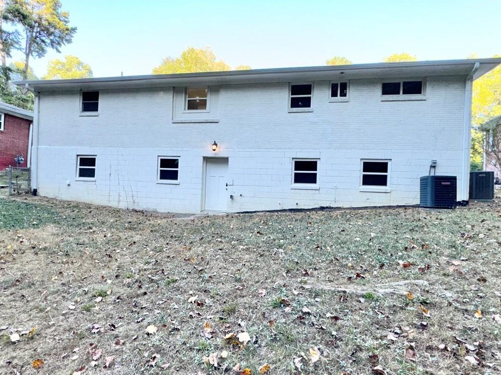 2459 Susan Ln, Atlanta GA 30331-5235 exterior